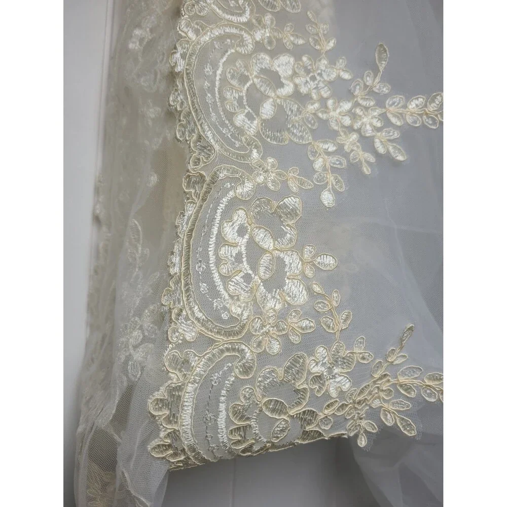 Vintage Sheer Woven Lace Banquet Tablecloth 108 x 68 Floral Wedding Special
